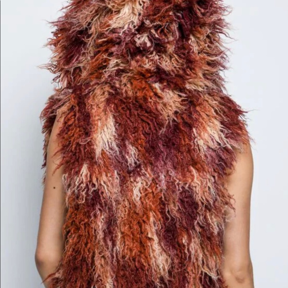 Spirithoods M Faux Fur Hooded Merlot Alpaca Vest